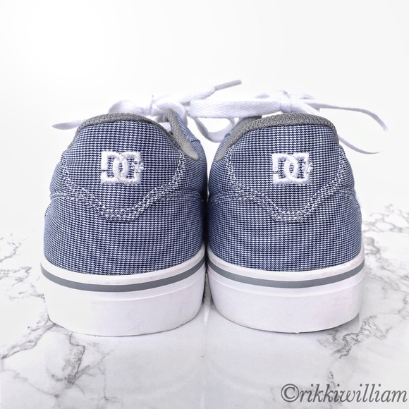 NWOT Blue & White DC Sneakers - Picture 6 of 6
